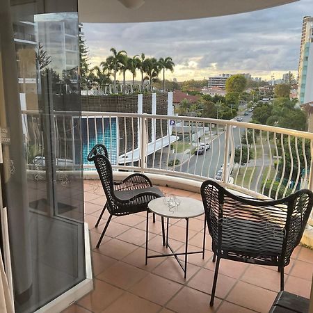 Broadbeach Holiday Apartments Gold Coast Exterior photo