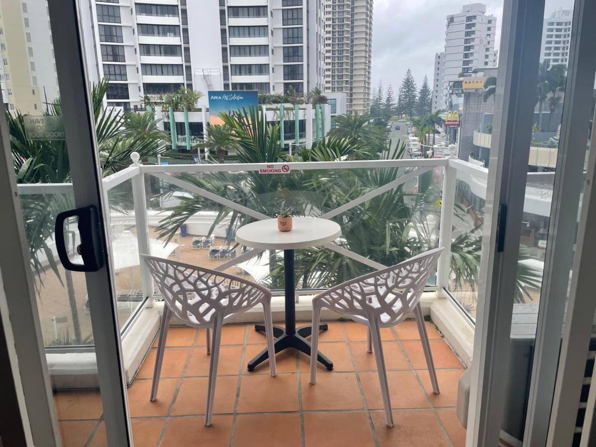 Broadbeach Holiday Apartments Gold Coast Exterior photo