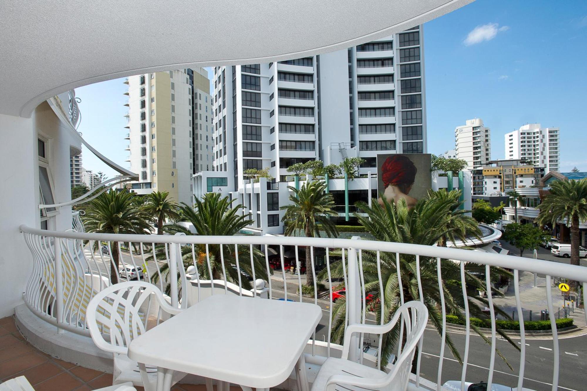 Broadbeach Holiday Apartments Gold Coast Room photo