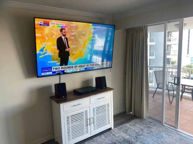Broadbeach Holiday Apartments Gold Coast Room photo
