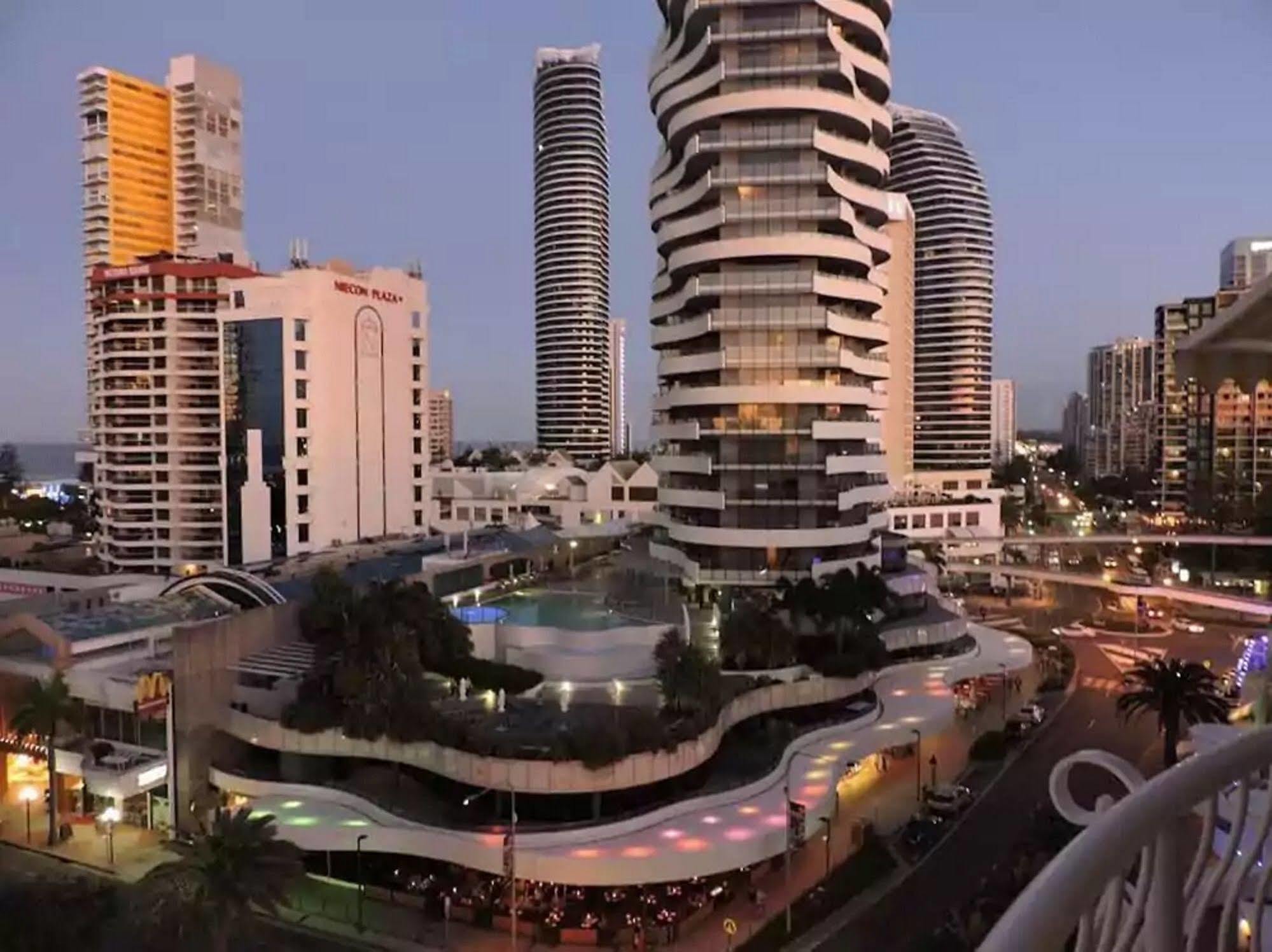 Broadbeach Holiday Apartments Gold Coast Exterior photo