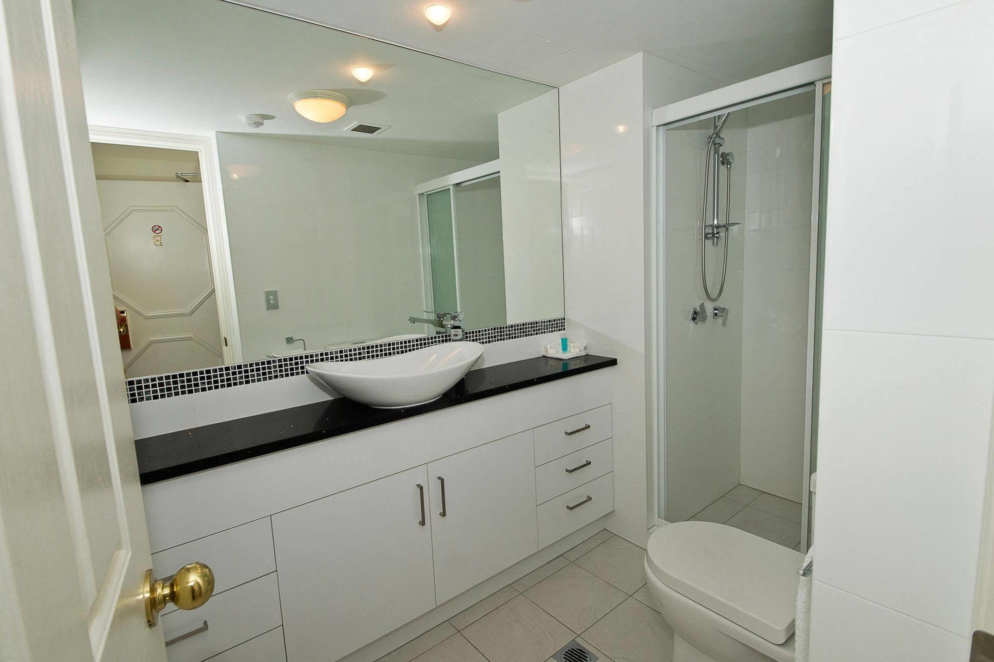 Broadbeach Holiday Apartments Gold Coast Exterior photo