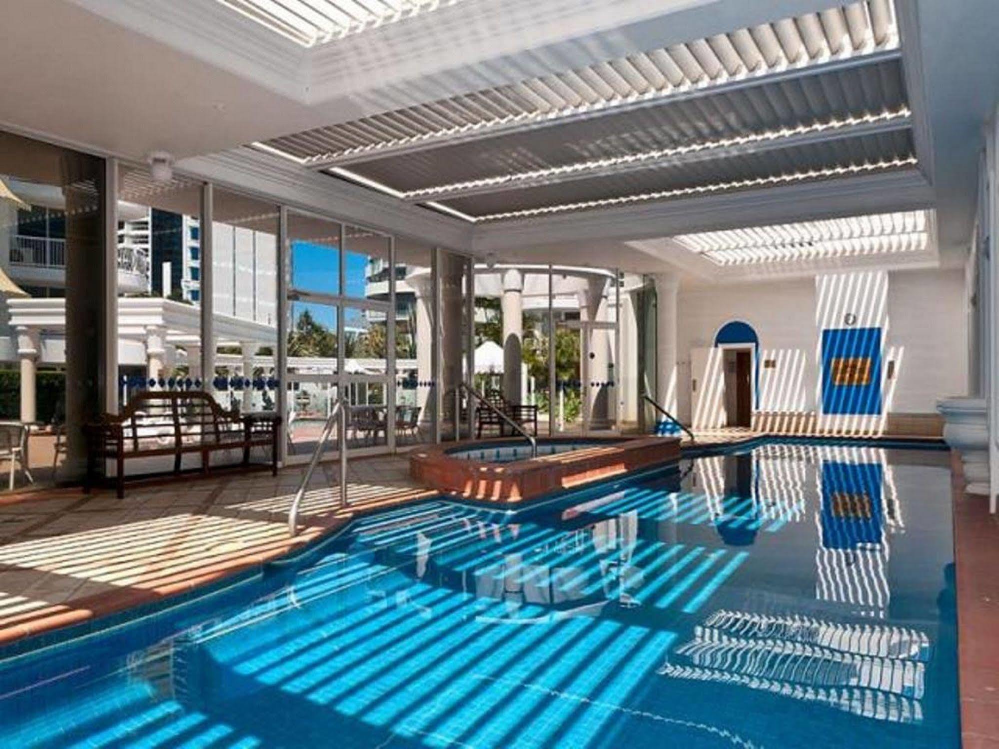 Broadbeach Holiday Apartments Gold Coast Exterior photo