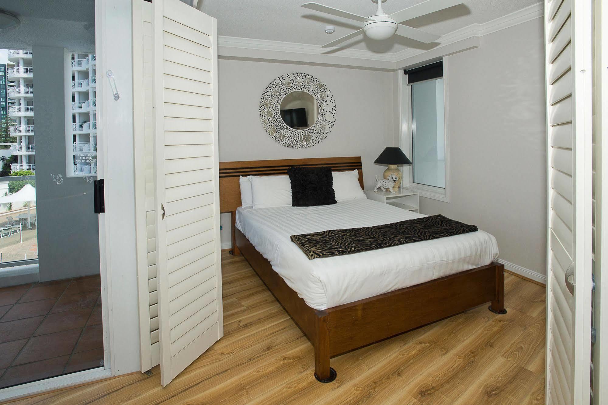 Broadbeach Holiday Apartments Gold Coast Exterior photo
